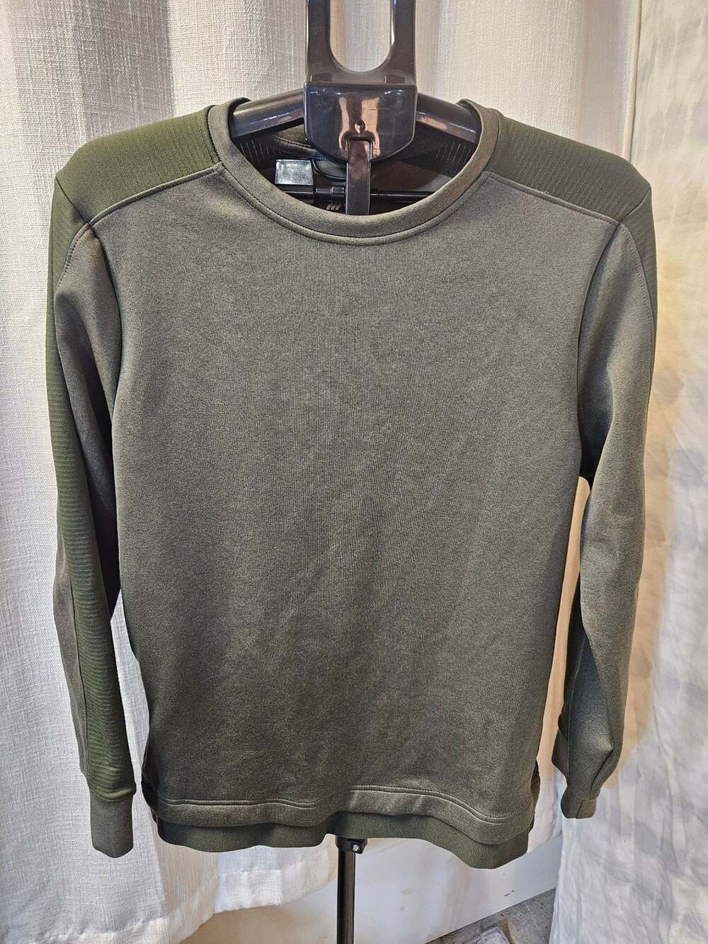 All in Motion Long Sleeve Sweatshirt Size M Green Athletic Pullover